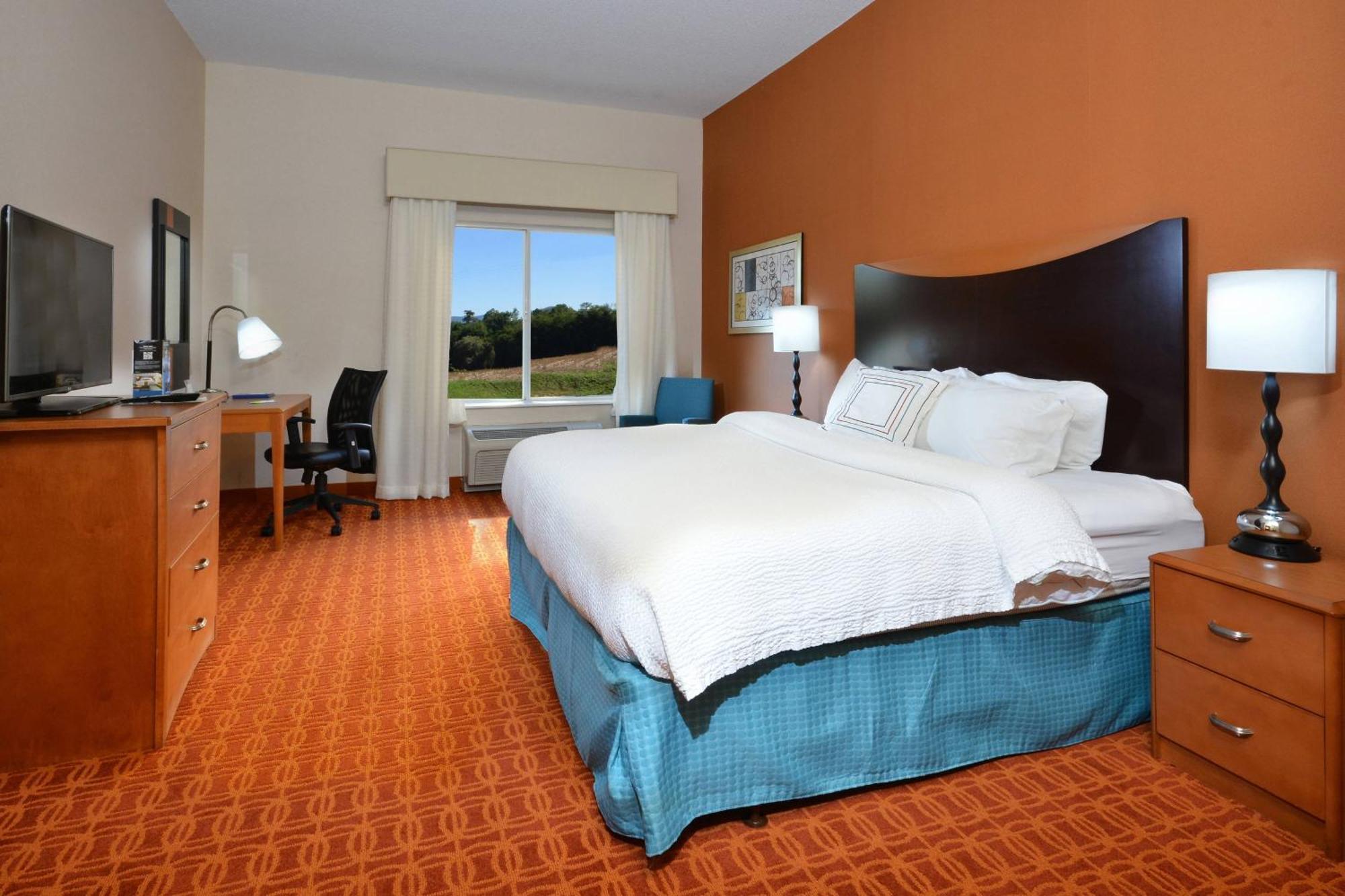 Fairfield Inn & Suites ווית'וויל מראה חיצוני תמונה