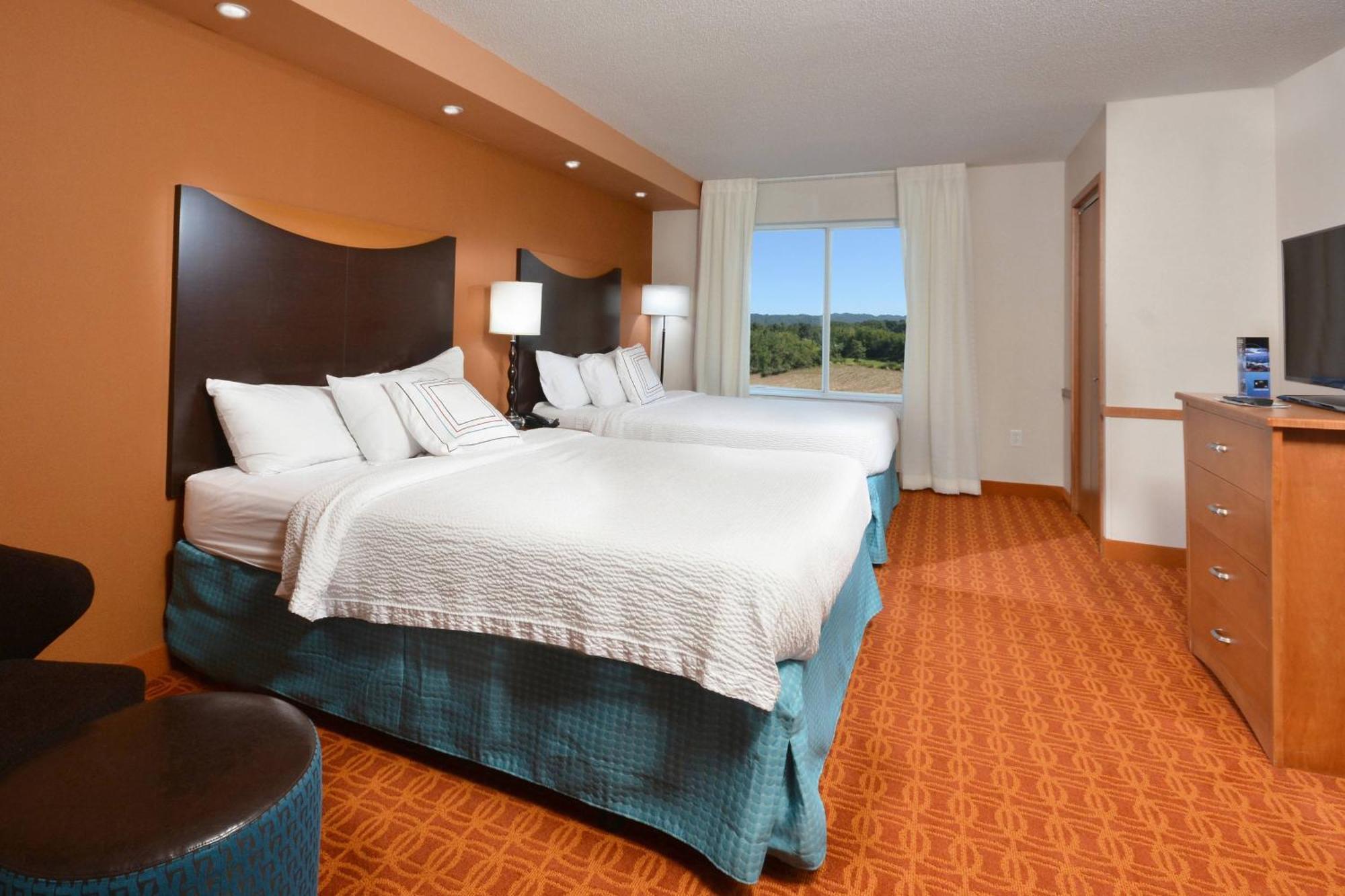 Fairfield Inn & Suites ווית'וויל מראה חיצוני תמונה