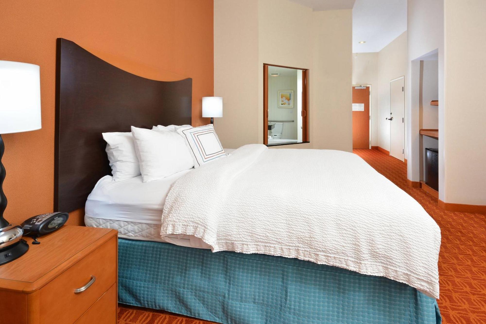 Fairfield Inn & Suites ווית'וויל מראה חיצוני תמונה