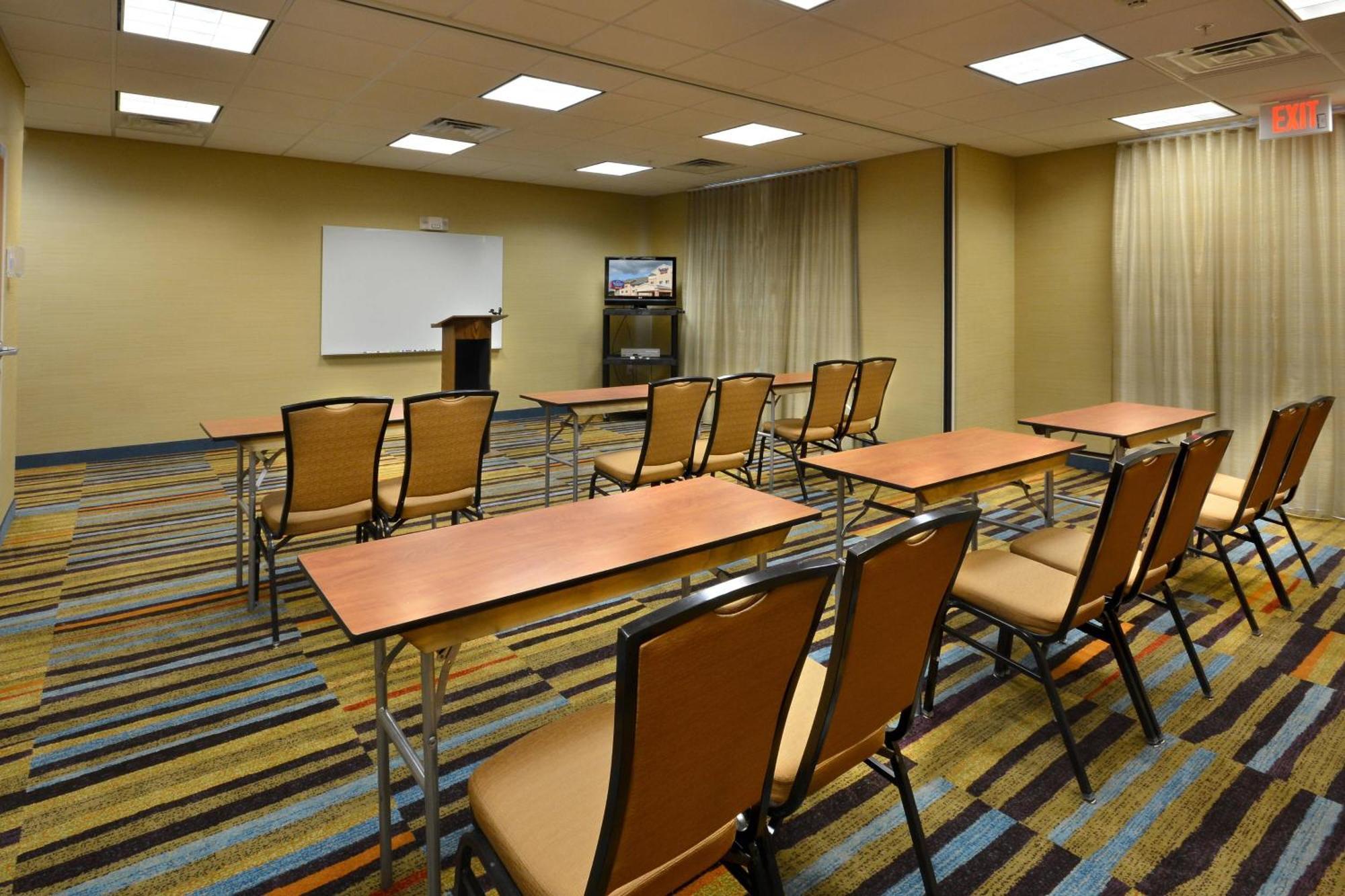 Fairfield Inn & Suites ווית'וויל מראה חיצוני תמונה