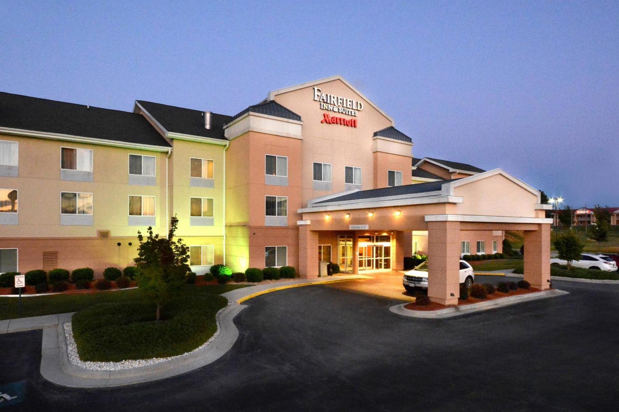 Fairfield Inn & Suites ווית'וויל מראה חיצוני תמונה